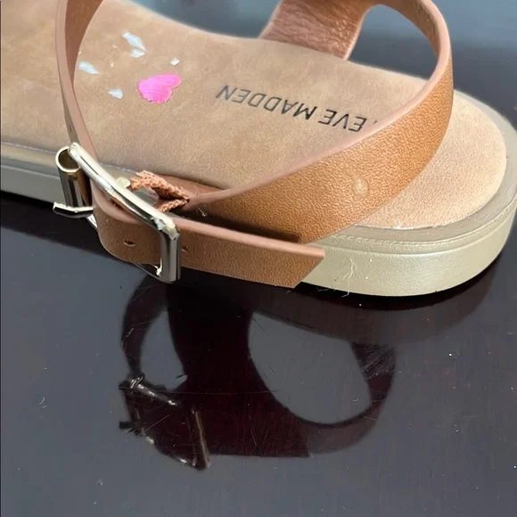 Steve Madden Cream and Brown Flat Sandals with Ankle Strap - Picture 6 of 10